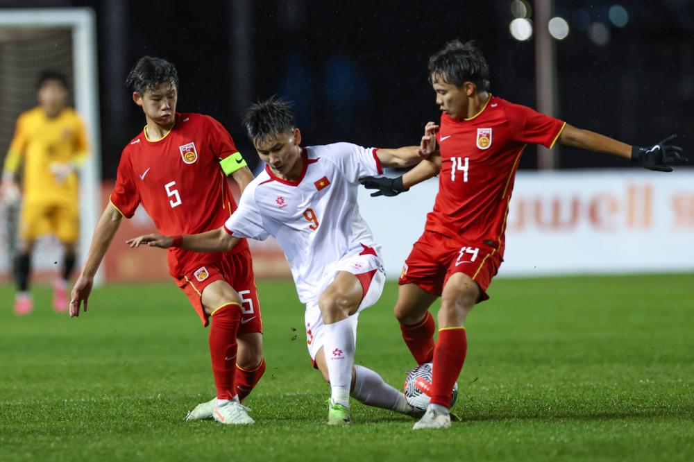 英超半场：卡什禁区后点抽射破门，维拉暂1-0阿森纳