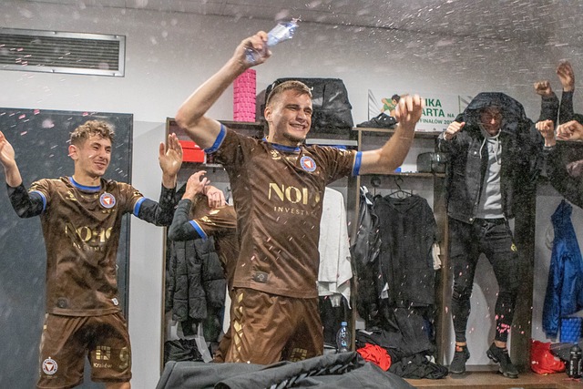 無論是場內 無論是場內